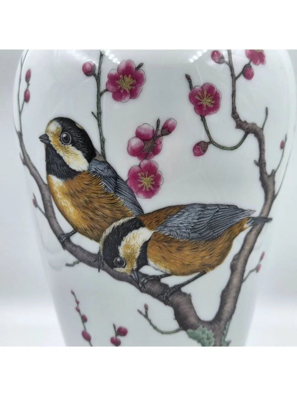 Franklin Mint Wild Birds by Ryu Heralds of Spring Chickadees Vase